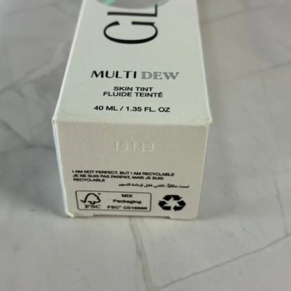 Huda Beauty GloWish Multi Dew Skin Tint 12 Rich Dewy Foundation New NIB 1.35oz